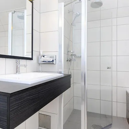 Vandrerhjem Drammen Hostel *